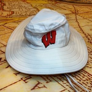 Adidas Wisconsin Badgers Bucket hat